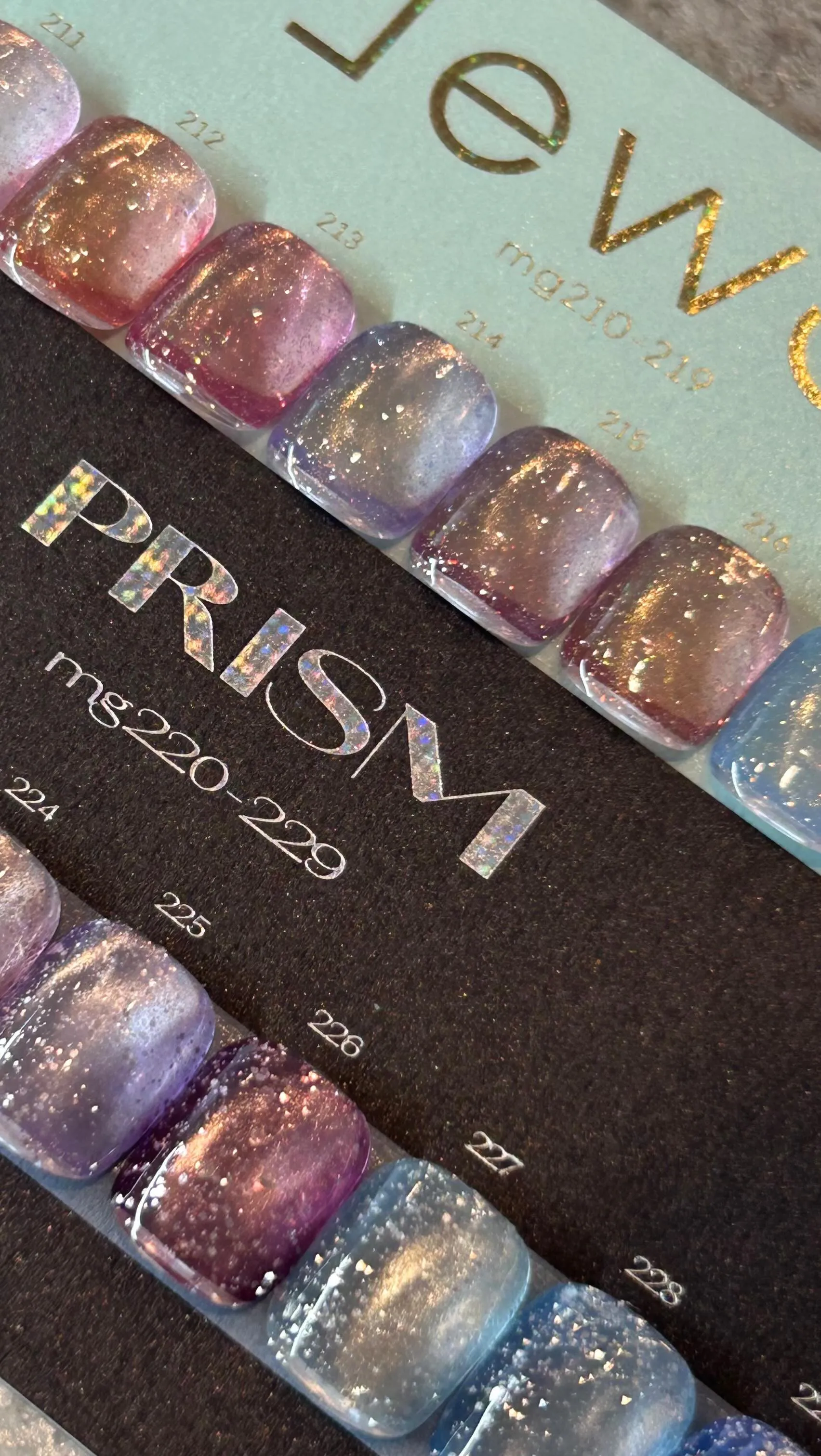 PRISMを台紙に貼るだけの動画🎥